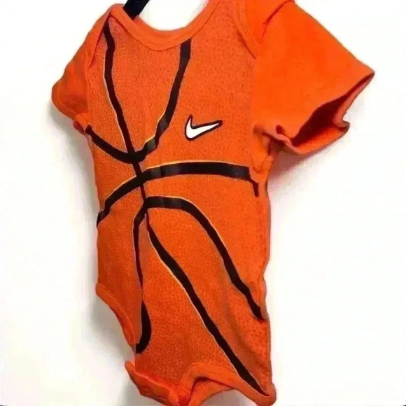 Nike - Basketball Onesie - 9-12 months - Picture 2 of 4